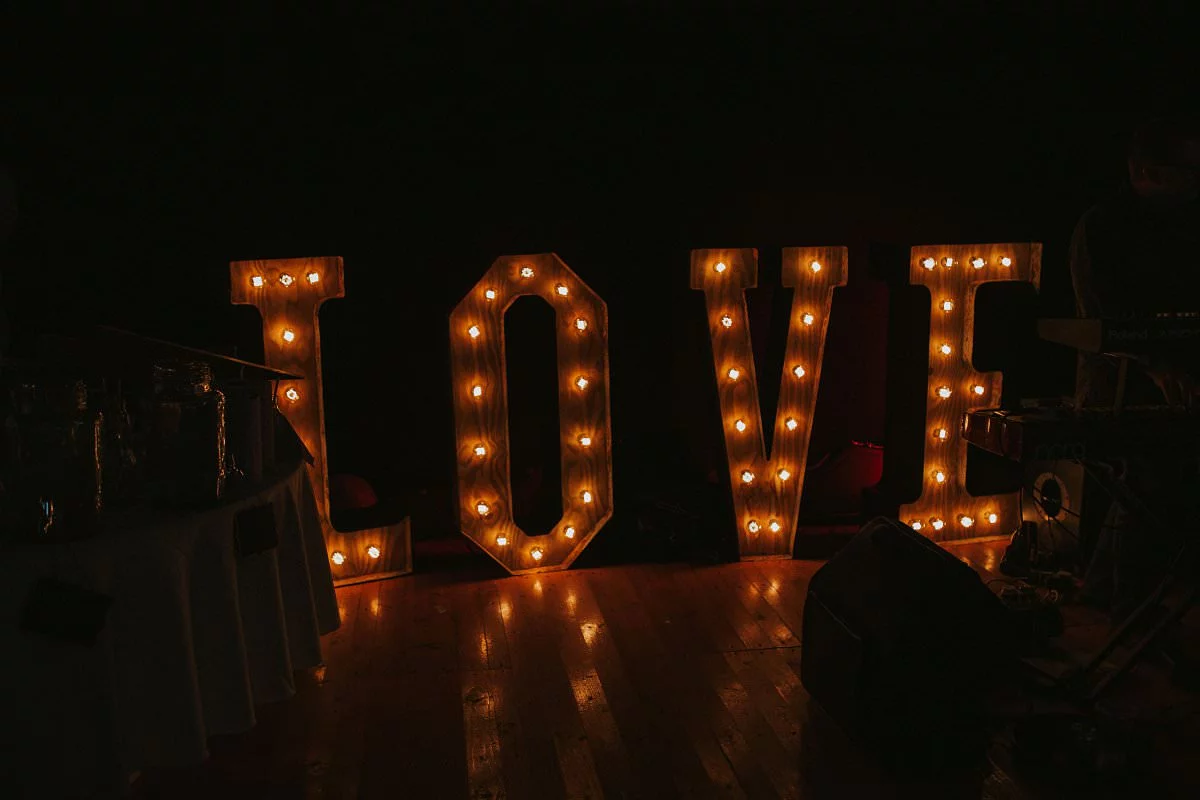 love sign wedding
