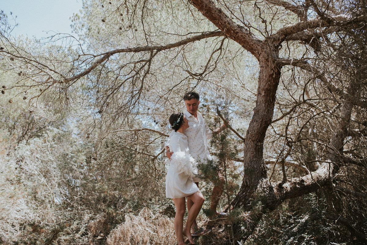 wild-bride-bohemian-wedding-dress-rustic-01